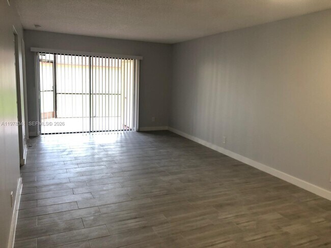 Building Photo - 3400 Foxcroft Rd