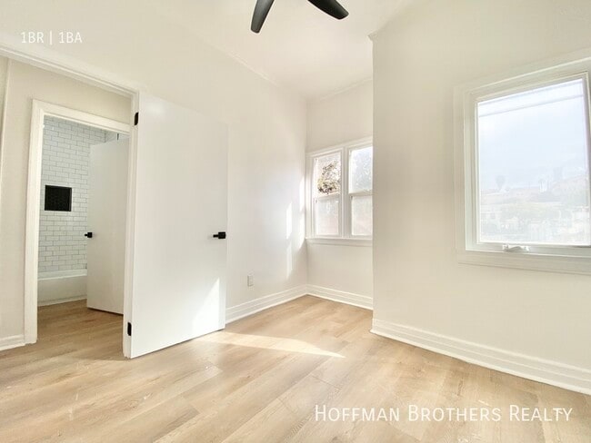 Building Photo - 412 S Burlington Ave Los Angeles, CA 90057