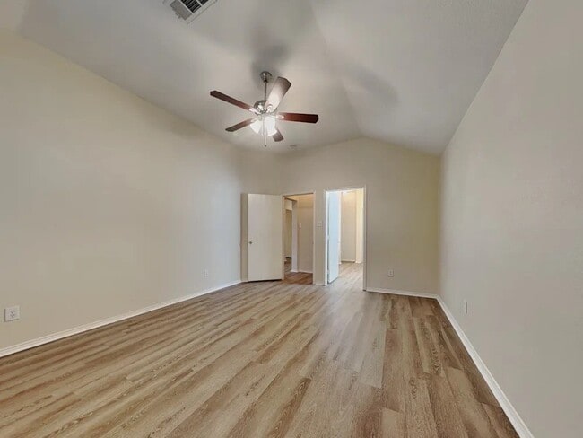 Foto del edificio - 9701 Westmere Ln