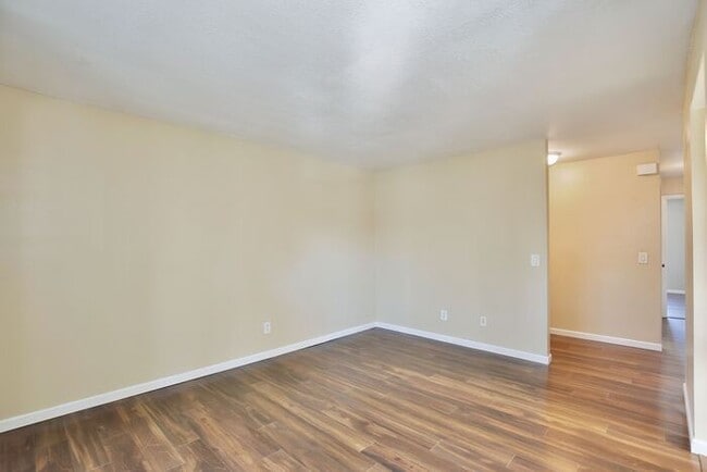 Foto del edificio - Spacious 2/2 Cozy Condo with a Screened Balcony in the Gated Community of Hawthorne Village - Orl...
