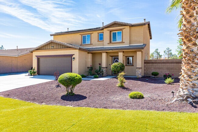 Foto del edificio - Welcoming 4 bed, 2.5 bath home w/ AC & PAID SOLAR!