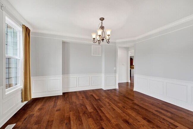 Foto del edificio - Modern Luxury with Waterfront Views in West Carmel