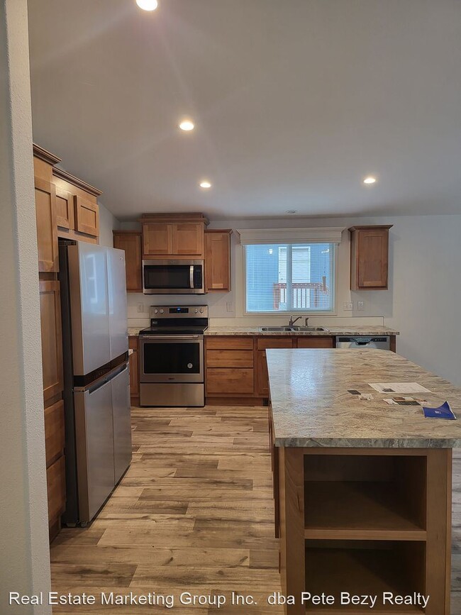 Building Photo - 3 br, 2 bath House - 418 Queen Ave