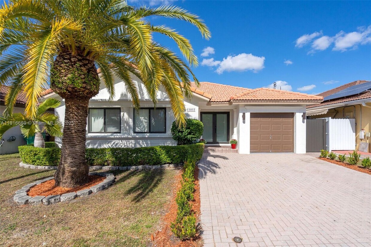 Foto principal - 15057 SW 32nd St