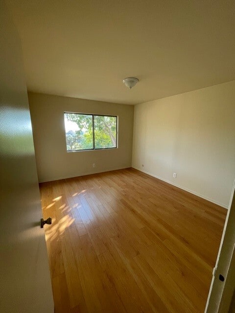 Building Photo - 2100 Valderas Dr