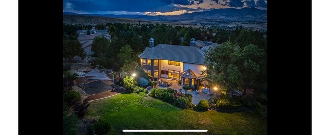 Building Photo - 4400 Mountaingate Dr