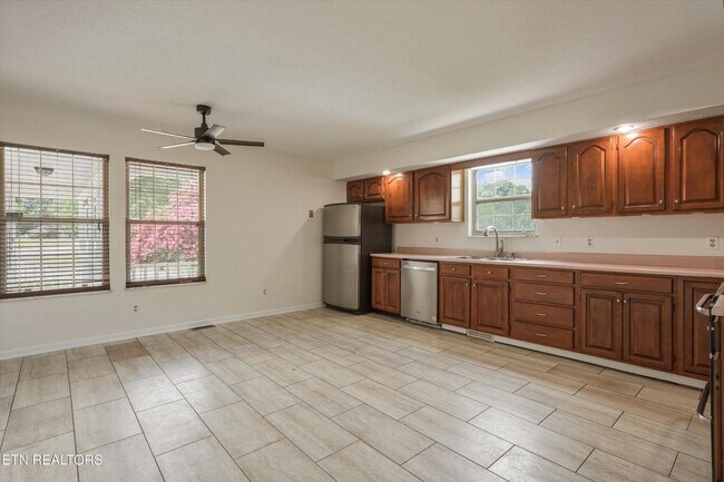 Building Photo - 4444 St Lucia Ln
