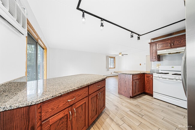 Building Photo - 5324 Waterbury Dr