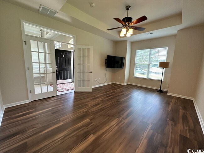 Building Photo - 9 Grovecrest Dr