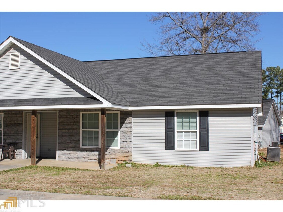 Primary Photo - 2445 Brantley Way