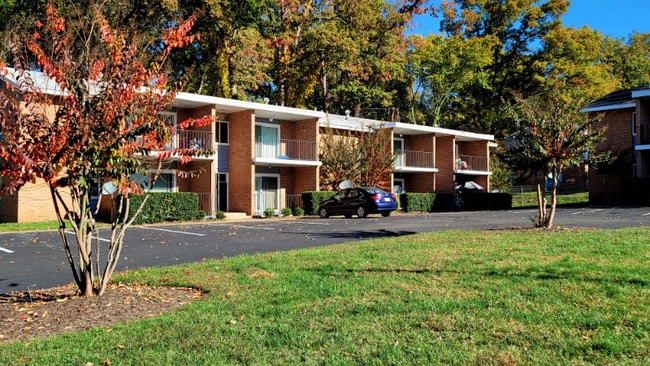 Foto del edificio - 1700 Carlisle Ave
