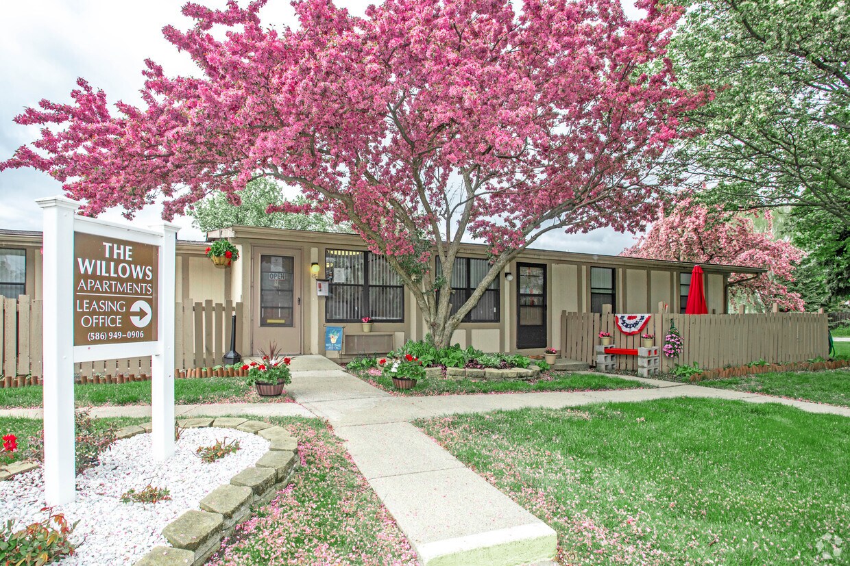 The Willows Apartments Chesterfield, MI
