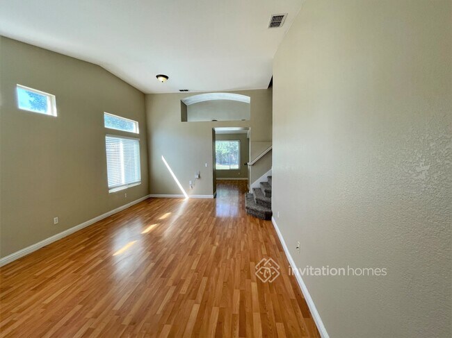 Building Photo - 10070 Hampton Oak Dr