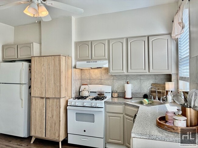 Building Photo - Gorgeous 1.5 bedroom in Maspeth