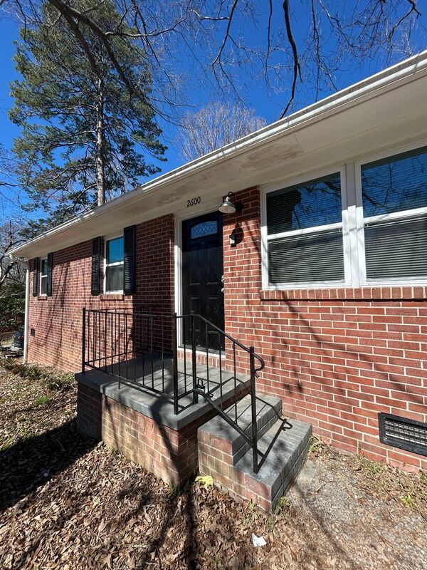 Building Photo - 2600 Mary Ave