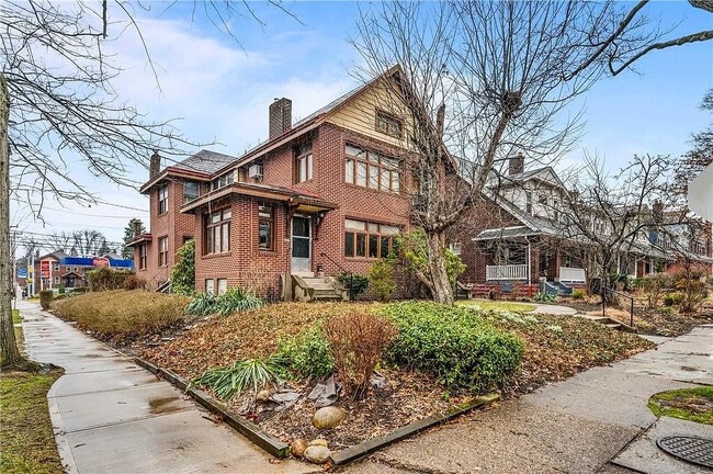 Building Photo - 1046 E End Ave