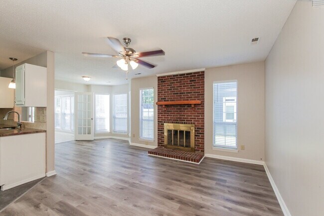 Foto del edificio - 13809 Walkers Creek Dr