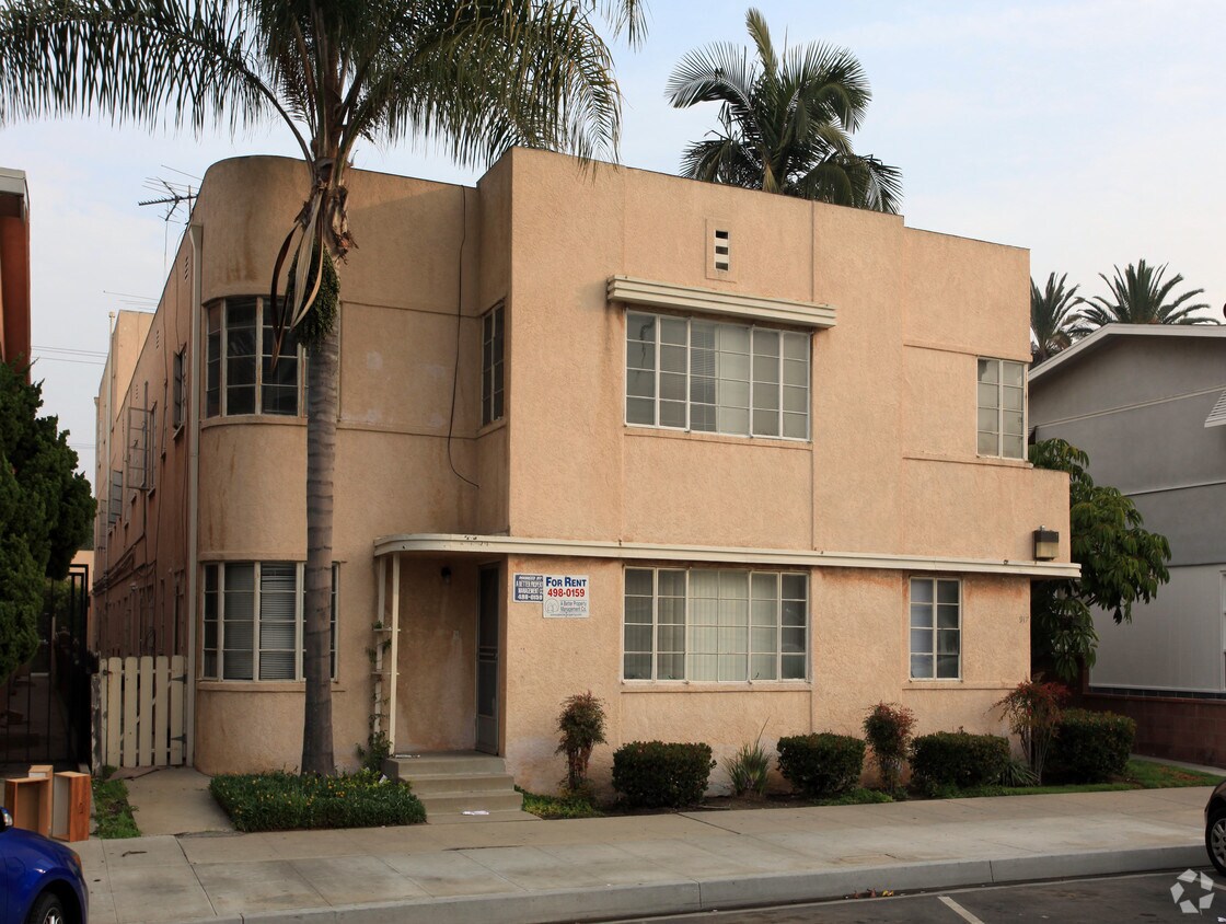 Primary Photo - 917 E 1st St