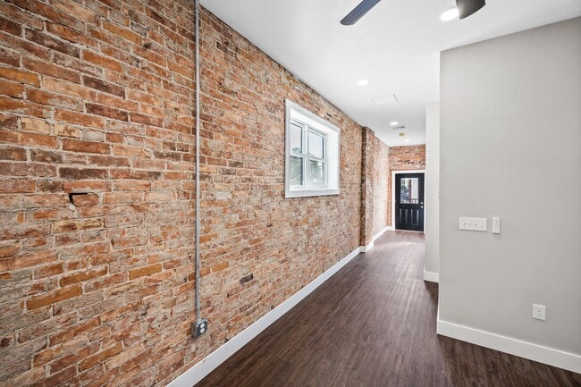 Building Photo - Capel Lofts