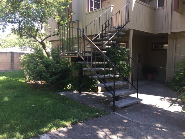 Foto del edificio - Lower Level Condo in Rohnert Park