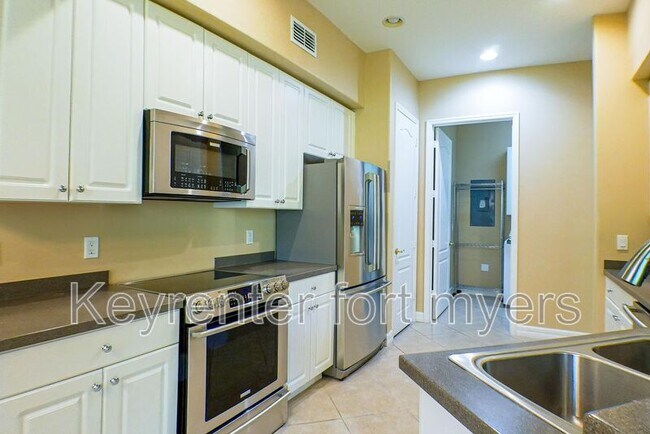 Foto del edificio - 6010 Jonathans Bay Cir