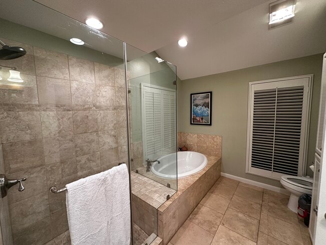 Master Bath - 2212 Westlake Dr