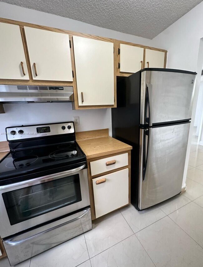 Building Photo - 15630 SW 80th St