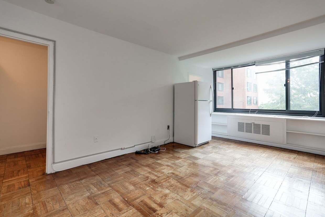 Primary Photo - Spacious & Bright Unfurnished Studio at Ri...