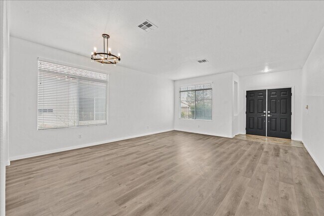 Building Photo - Desirable 4 Bedroom Home with Pool near Su...