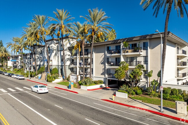 Foto del edificio - Plaza at Sherman Oaks