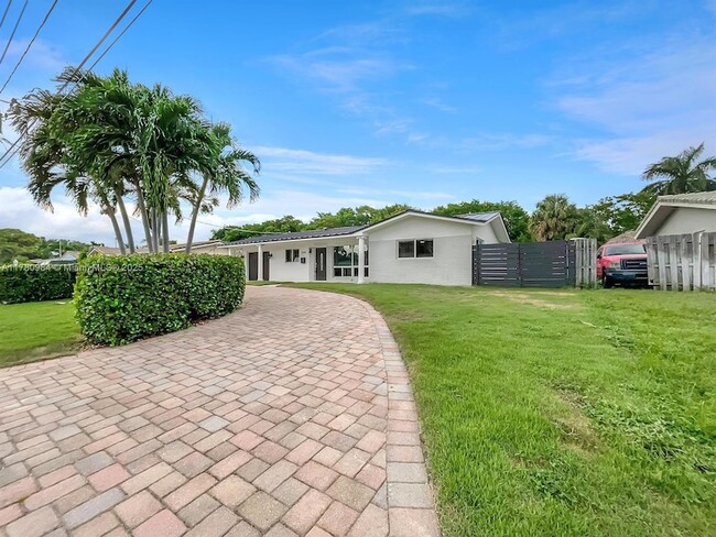 Foto del edificio - 2741 NE 53rd Ct