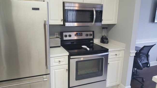 Building Photo - Beautiful 1st floor 1 bedroom Condo Myrtle...