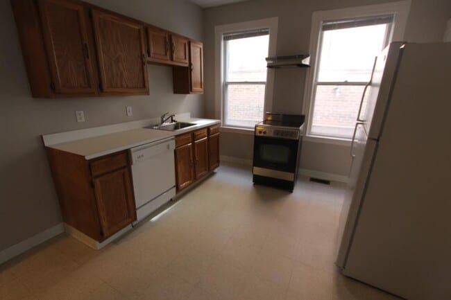 Building Photo - 3.0 bedroom in Cambridge Massachusetts 02139