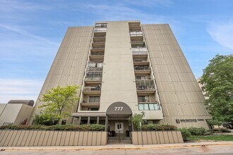 Building Photo - 777 N Washington St