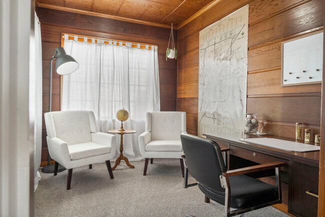 Building Photo - 1223 E Oakland Ave