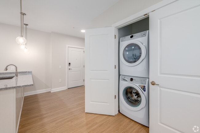 Building Photo - Park Lamont Townhomes