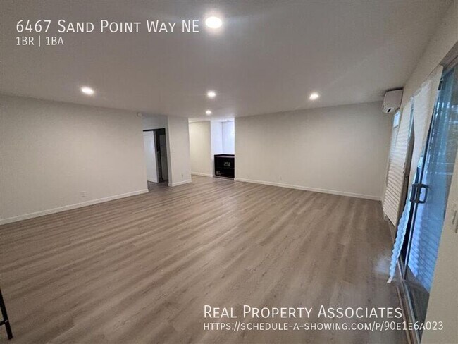 Foto del edificio - 6467 Sand Point Way NE