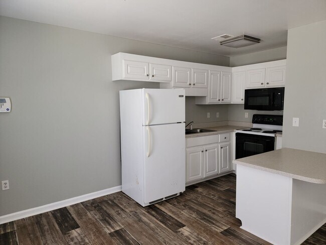 Building Photo - CREPE MYRTLE CT-I
