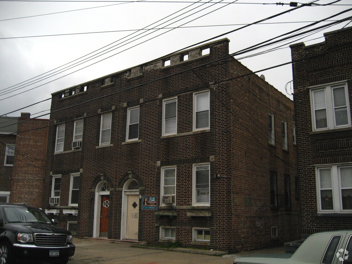 Primary Photo - 102-40 Alstyne Ave
