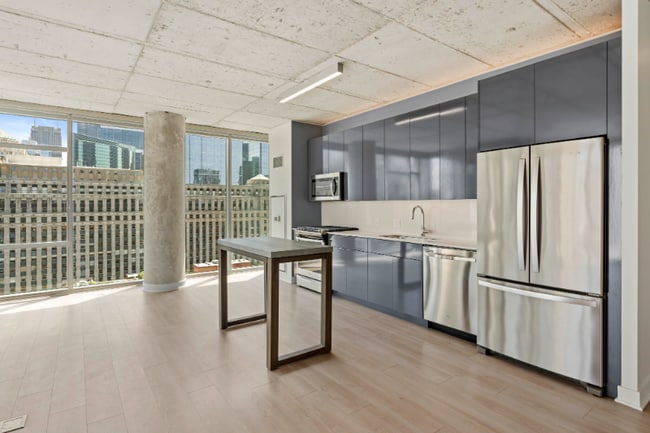 Foto del edificio - 322 W Illinois St