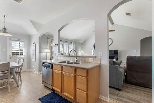 Foto del edificio - 893 Bent Sail Ln