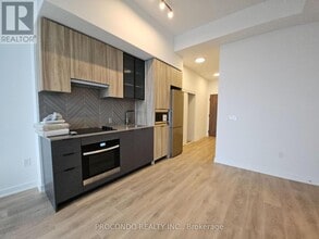 Building Photo - 1037 The Queensway