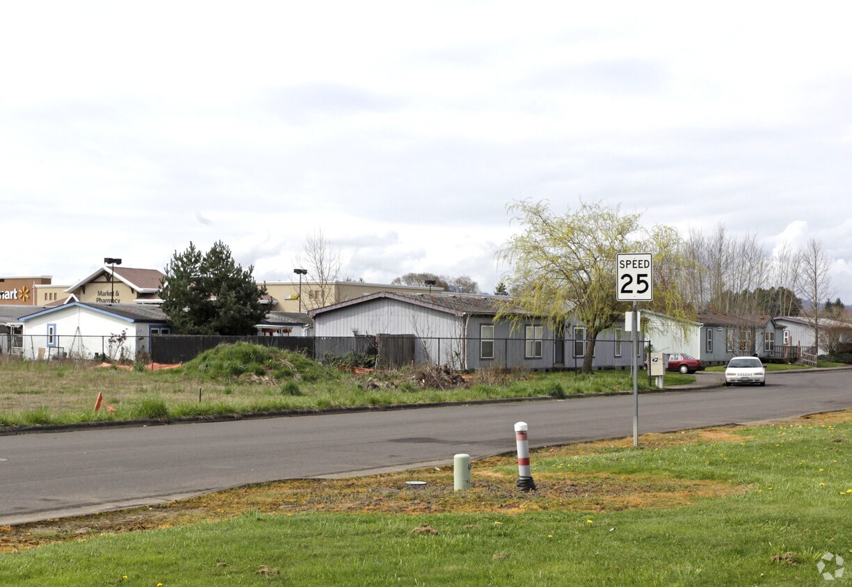 102159 Davis St, Cornelius, OR 97113 Apartments in Cornelius, OR