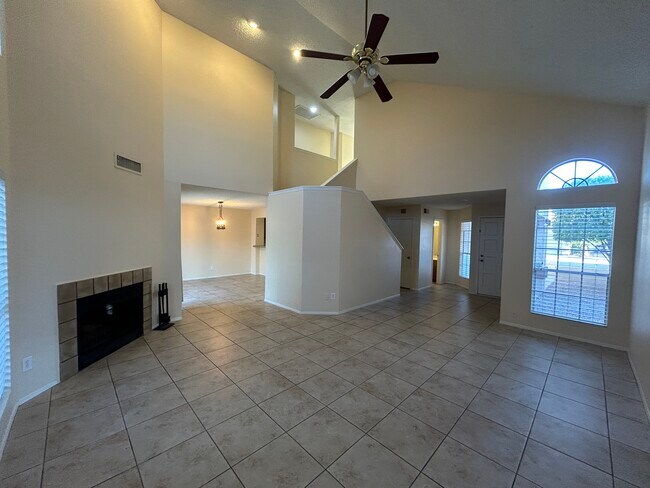 Foto del edificio - 505 E Kerry Ln