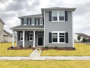 Building Photo - 221 Dogwood Cir