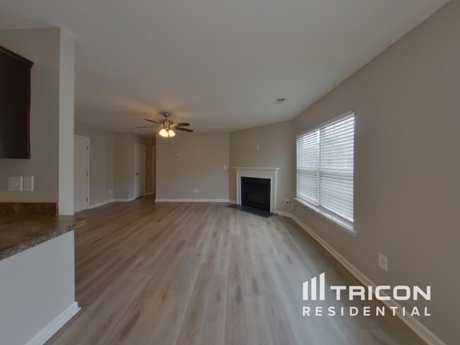 Building Photo - 714 Streamside Dr