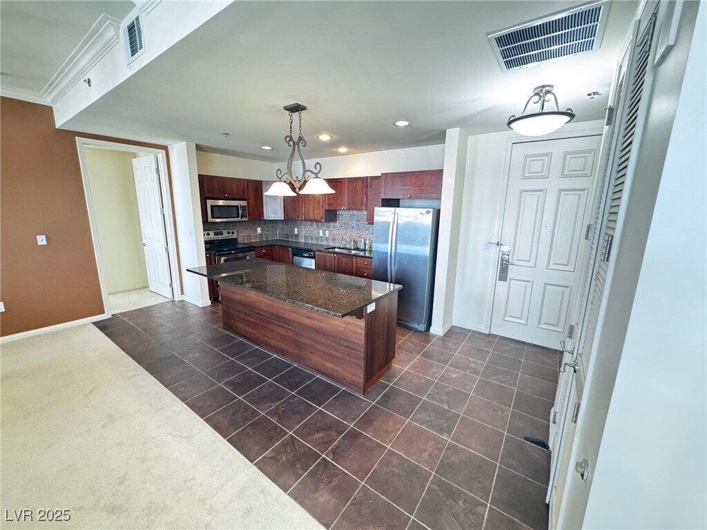 Foto principal - 2405 W Serene Ave