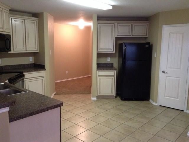 Building Photo - 2024 Allyson Dr
