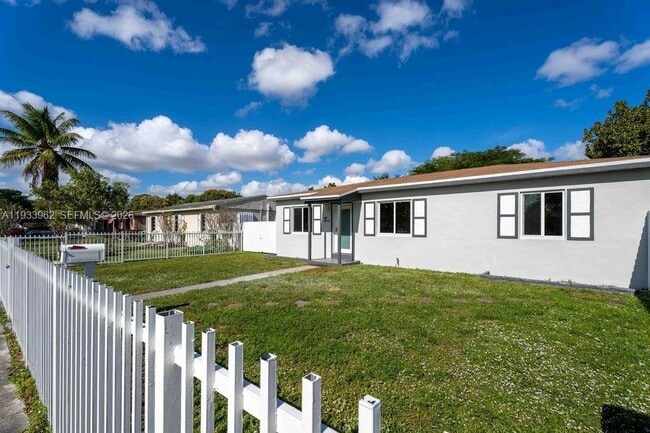 Foto del edificio - 1265 NE 142nd St