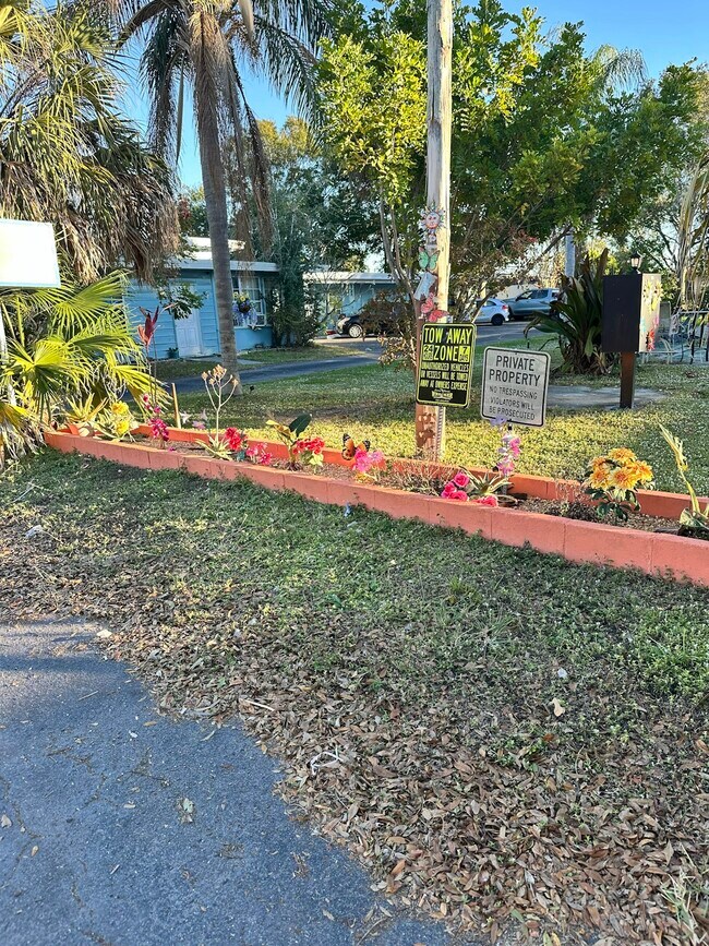 Foto del edificio - 10464 106th Ave N